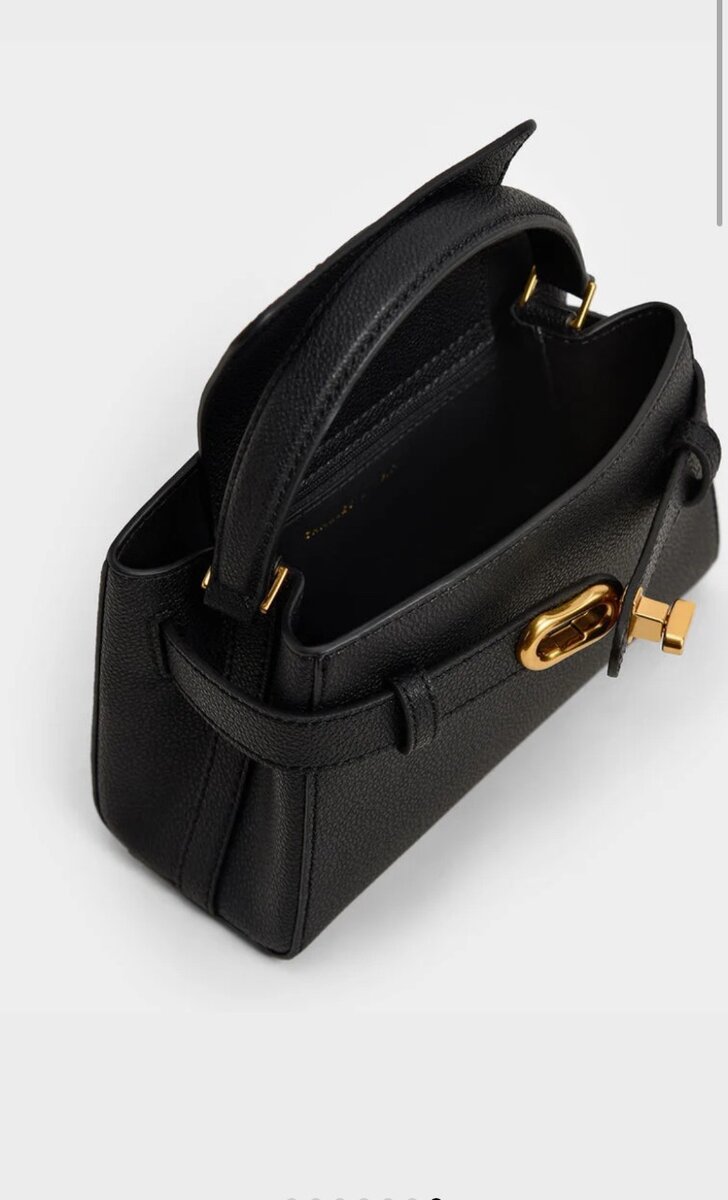 Сумка маленькая от Charles and Keith