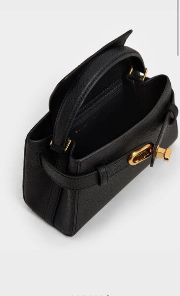 Сумка маленькая от Charles and Keith