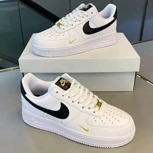 Chaussures Nike Air Force 1