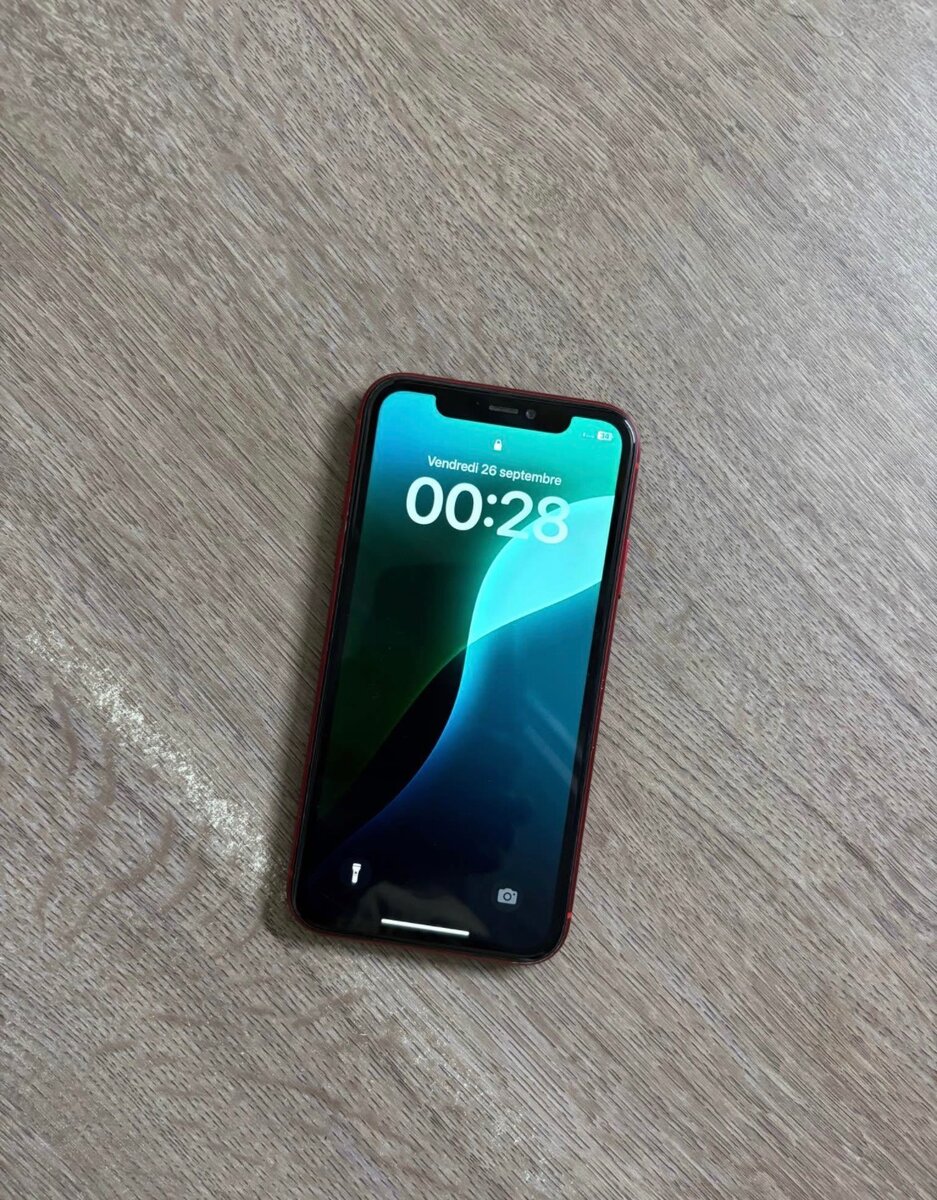 iPhone 11 rouge élégant