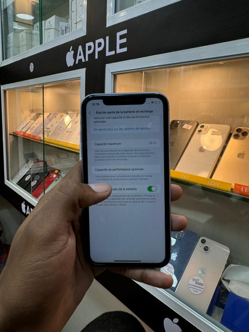 iPhone XR 64go quasi neuf juste sans face id