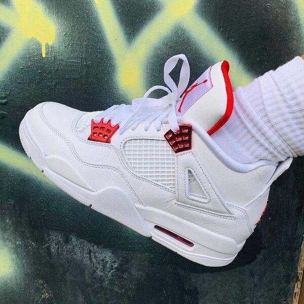 Jordan 4 Metalic Red