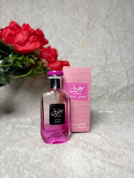 Parfum Rose en Flacon Élegant