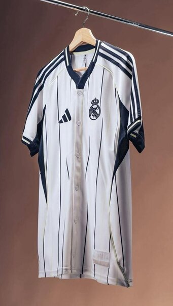 Maillots de football adidas