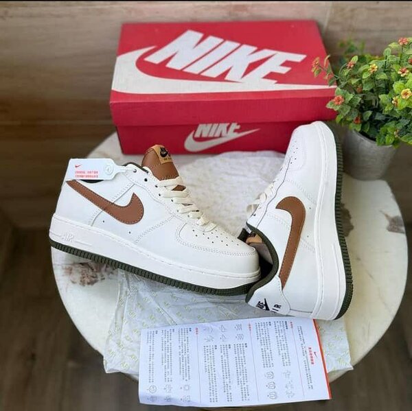 Nike Air Force 1 Sneakers