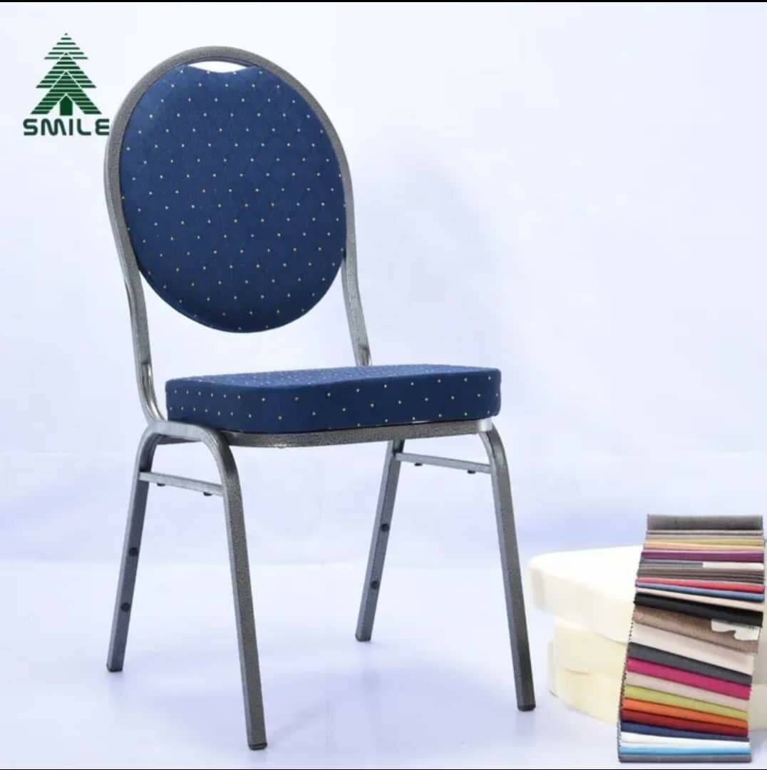 Chaise Confort Empilable en Acier