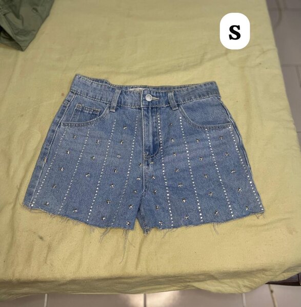 Shorts en jean avec clous