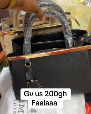 Women's bag with a square shape in black