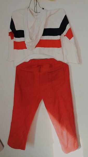 Ensemble sport rouge-blanc
