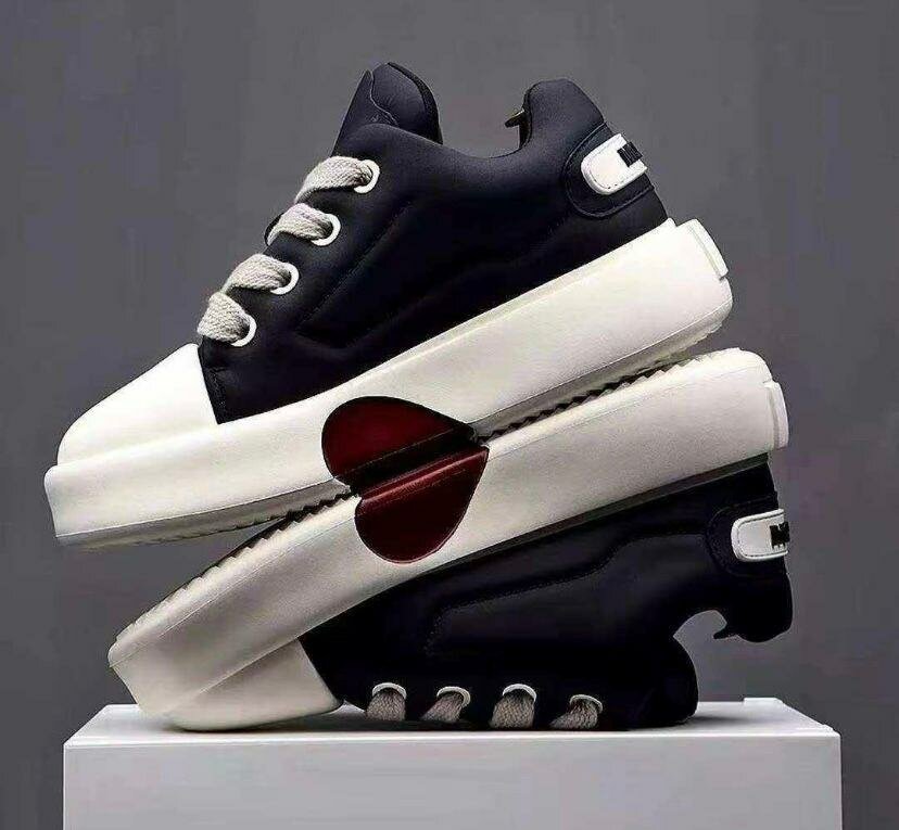 Baskets noires tendance cœur