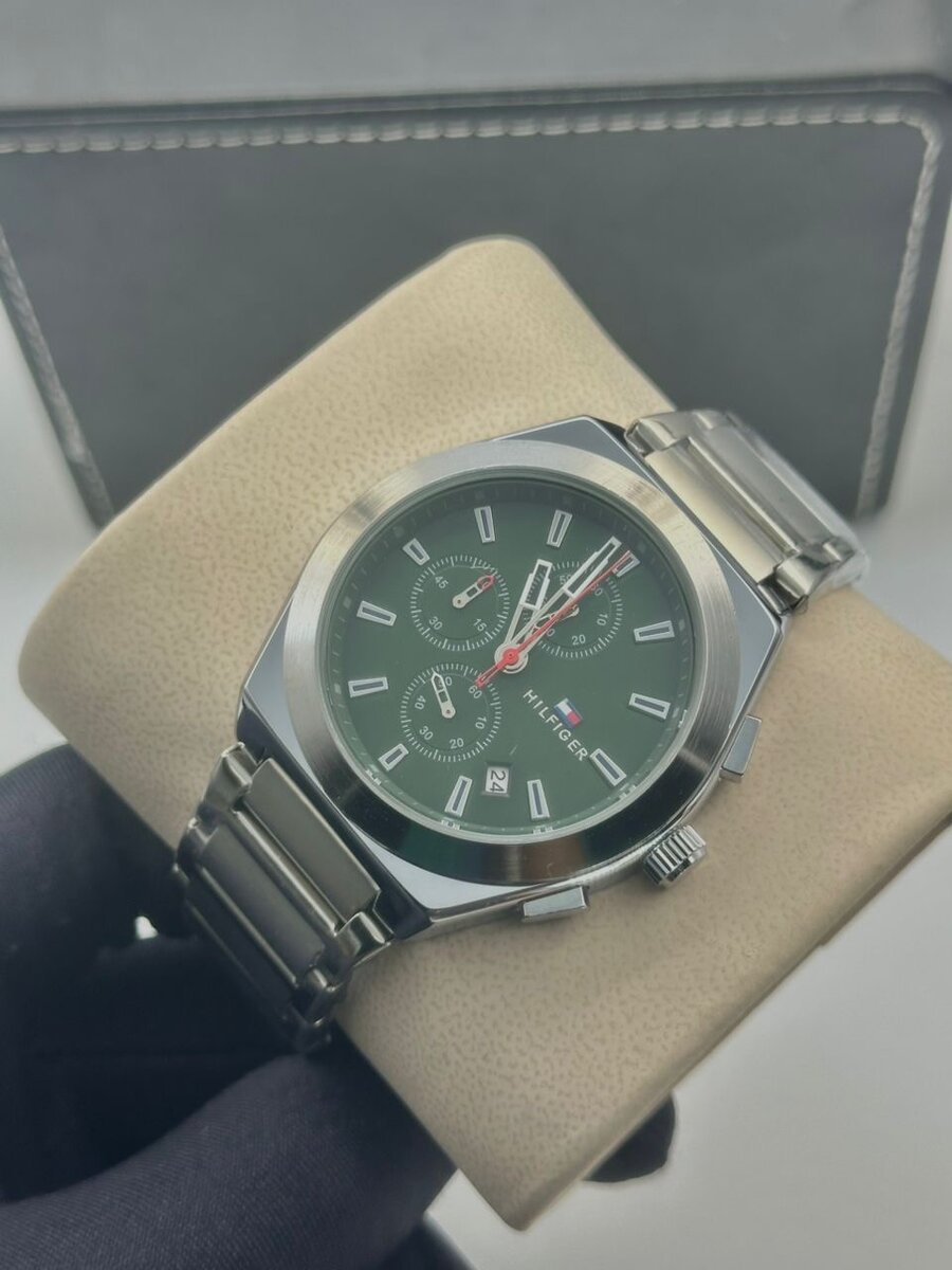 Montre Tommy Hilfiger homme en acier inoxydable