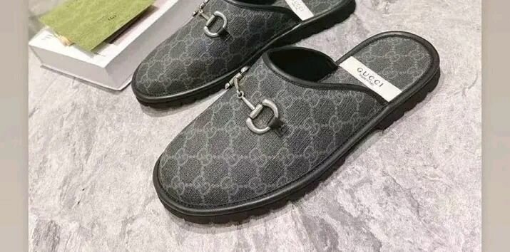 Gucci Homme Mules en Cuir