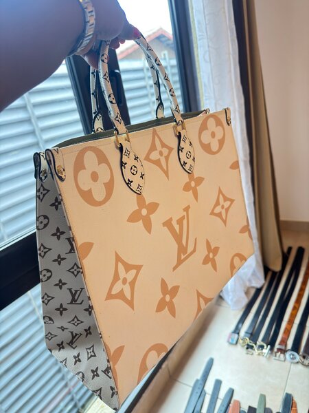 Sac à main élégant LV