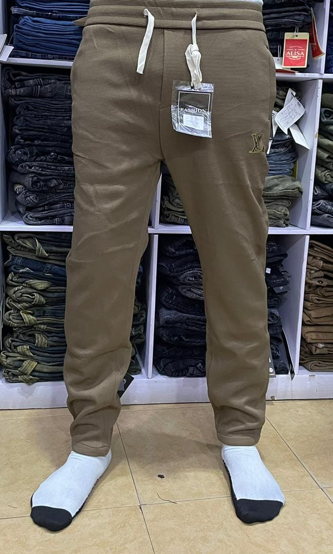 khaki baggy pants