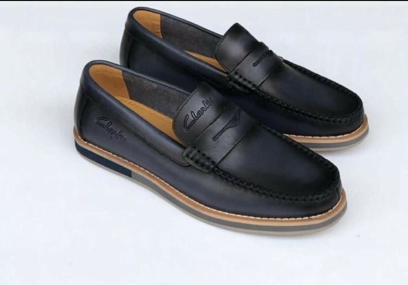 CLARKS CLASSIC SHOE