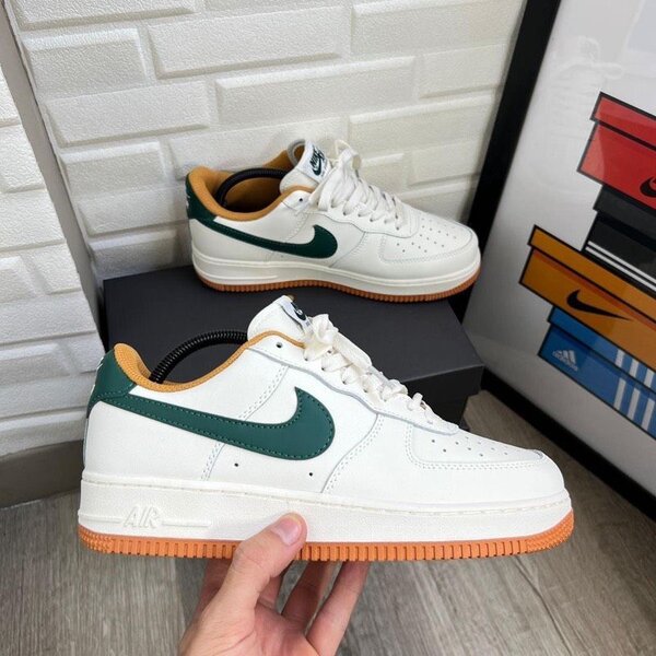 Baskets blanches stylées