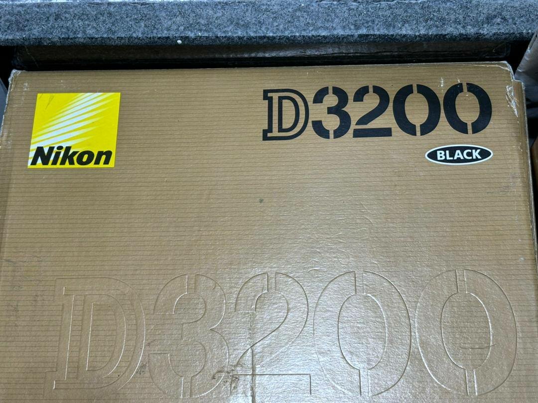 NIKON D3200