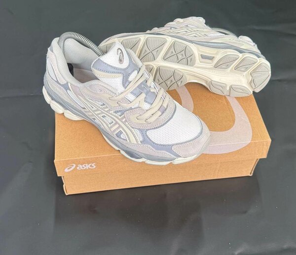 Baskets de course ASICS Confort