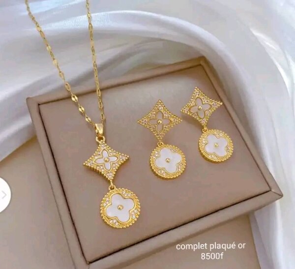 Parure élégante plaqué or
