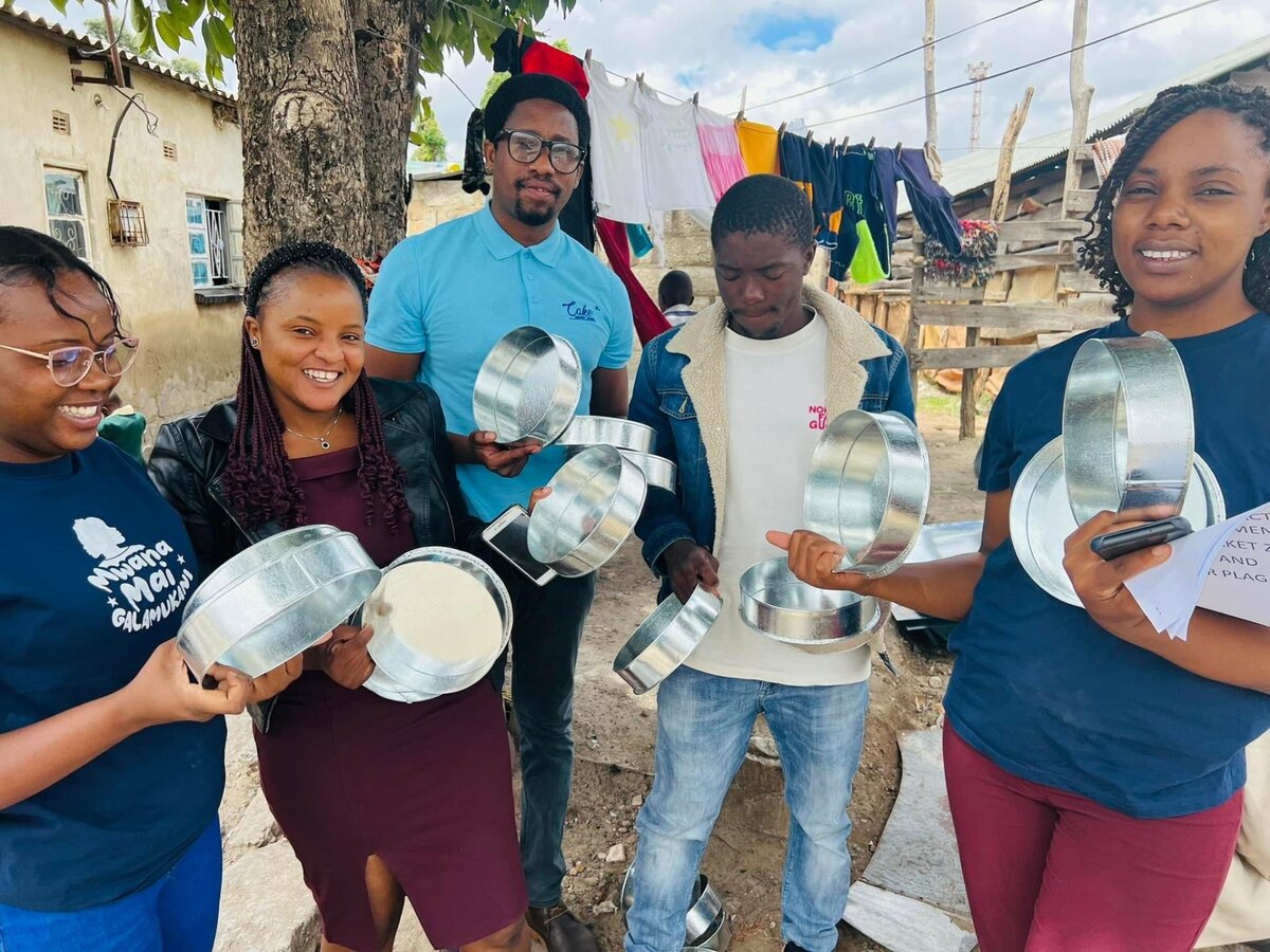 The famous 8inch one(1) layer cake tins