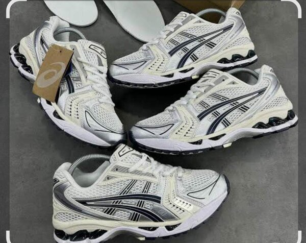 Baskets de course légère ASICS