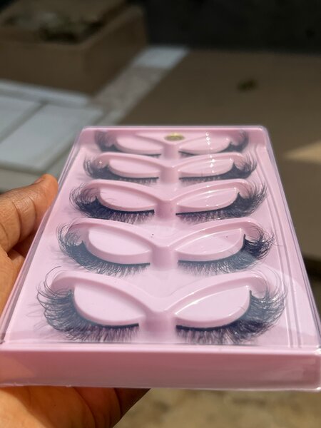 cils yeux de biche volumineux