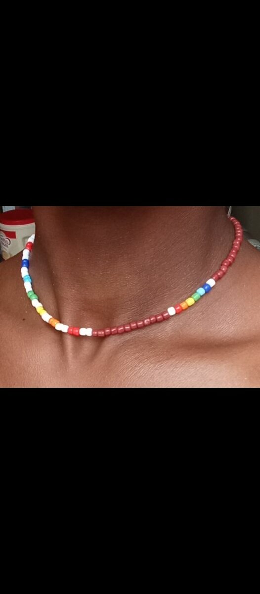 Collier de perles colorées