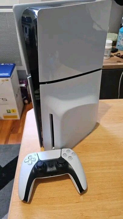 Console Sony PS5 avec Manettes
