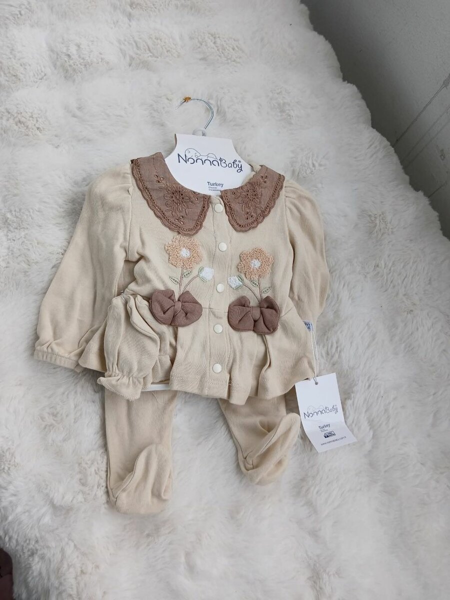 Ensemble bébé doux et mignon