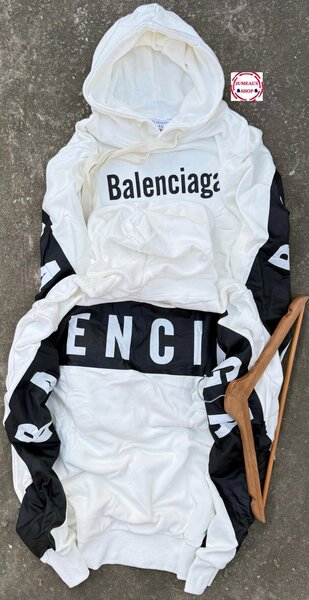 Sweat à capuche blanc tendance