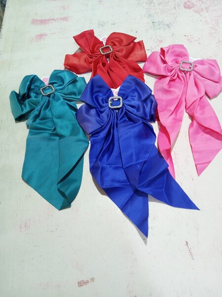 Nœuds en satin élégants