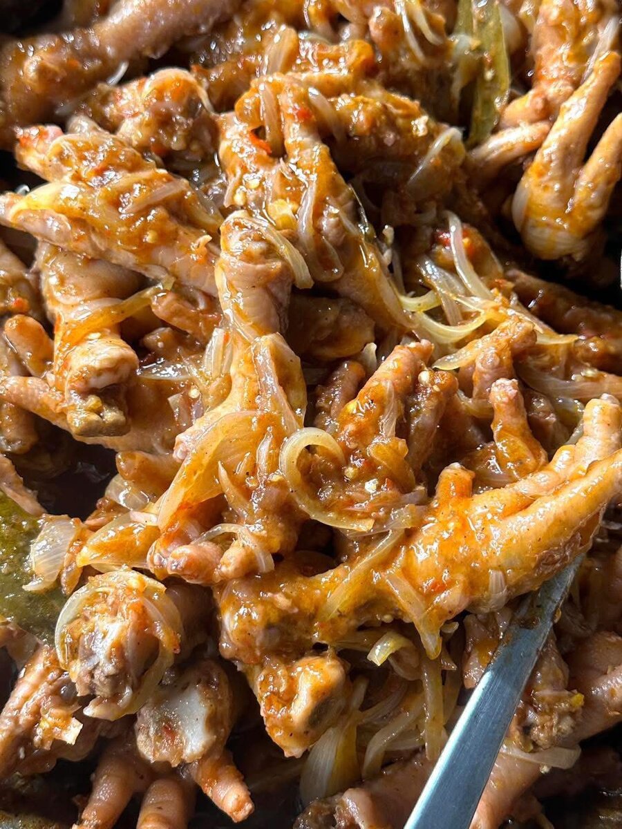 Patte de poulet alloco