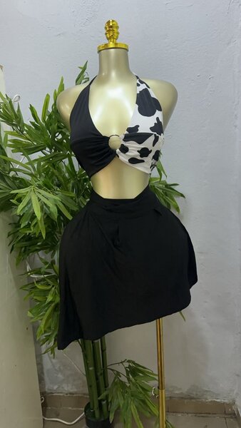 Robe dos nu noire et blanche