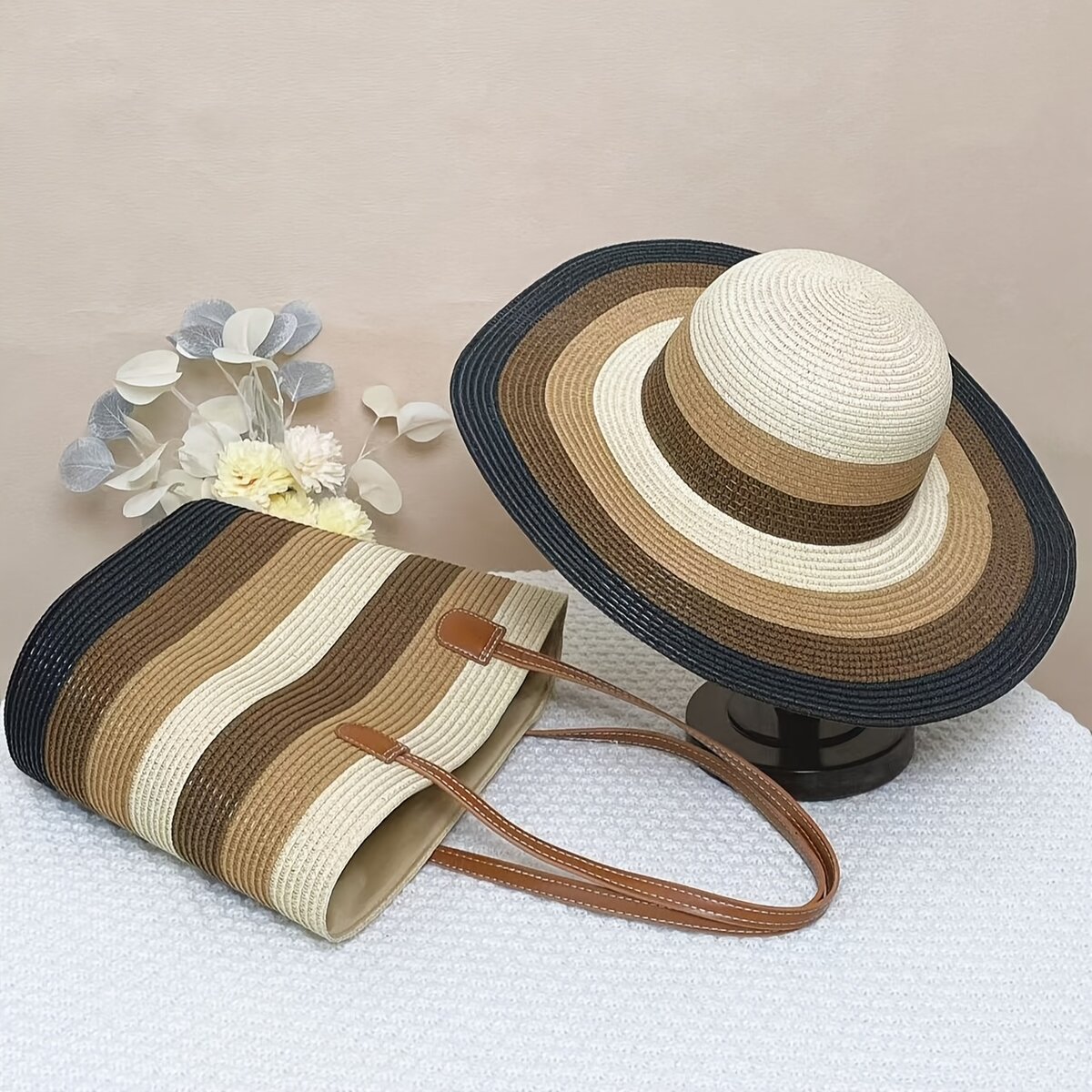 Ensemble chapeau et sac élégant