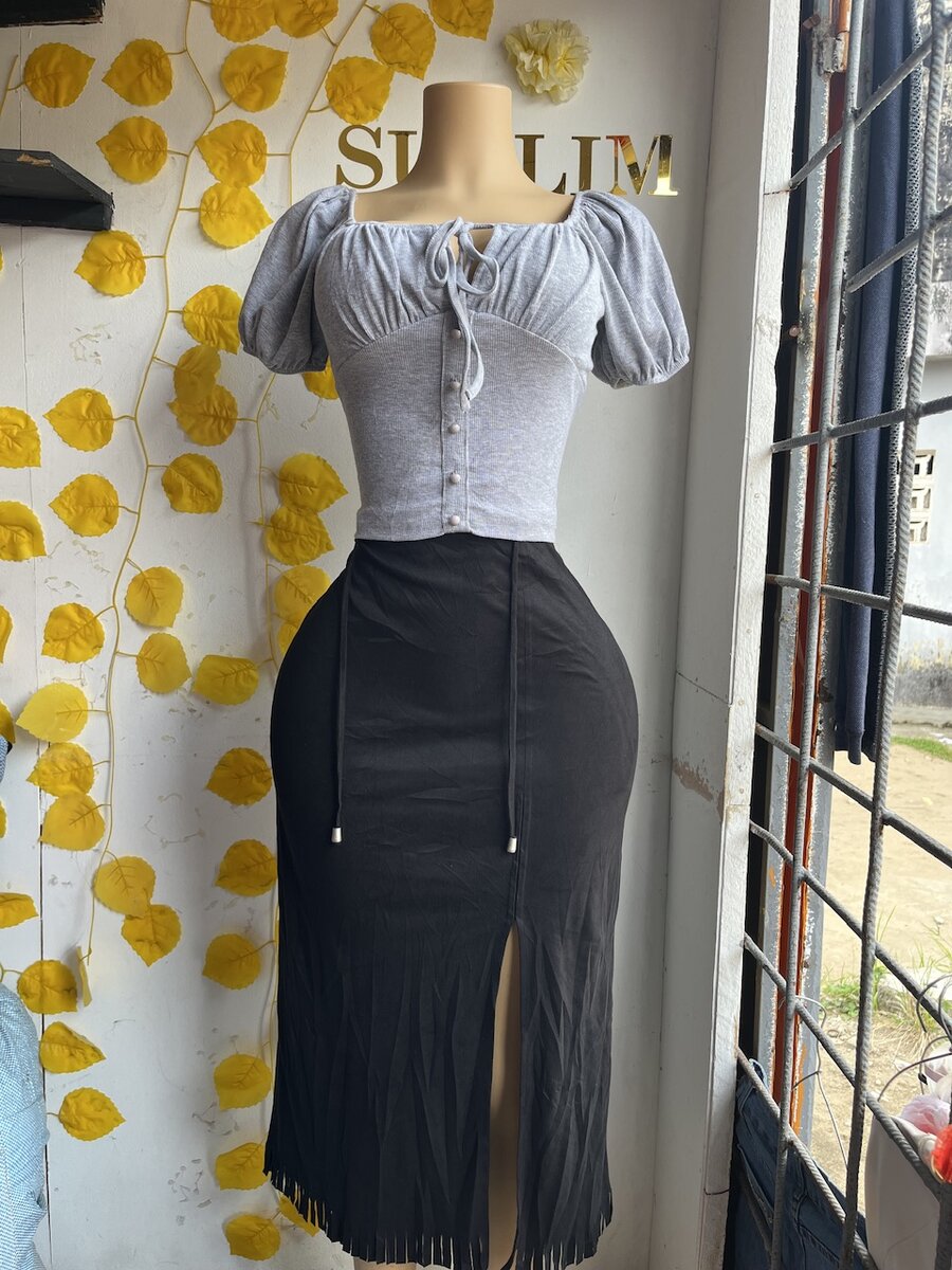 Top élégant à manches bouffantes