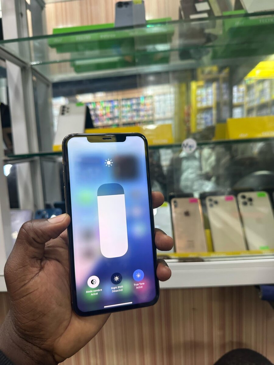 11 pro max tout est dorigine