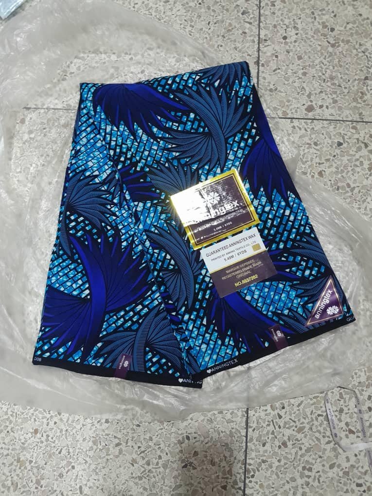 Cotton fabric with 6 yards print blue