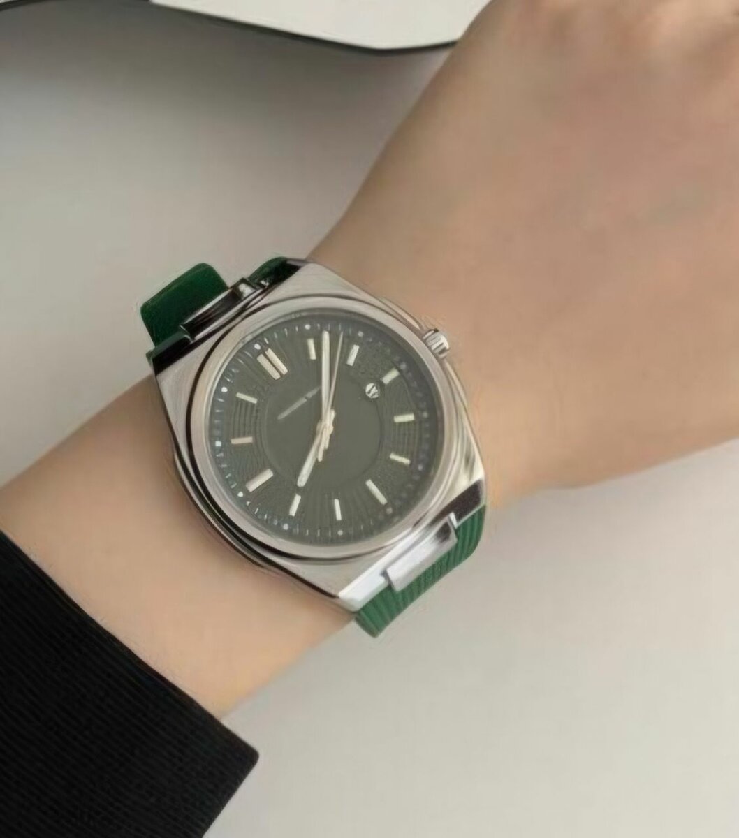 Montre Élégante Minimaliste Luxe