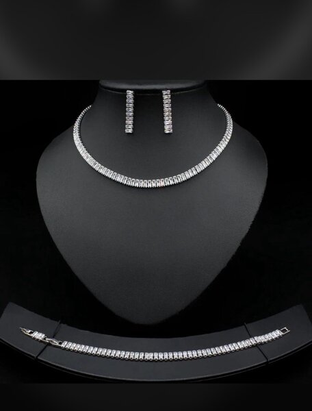 Necklace and earring