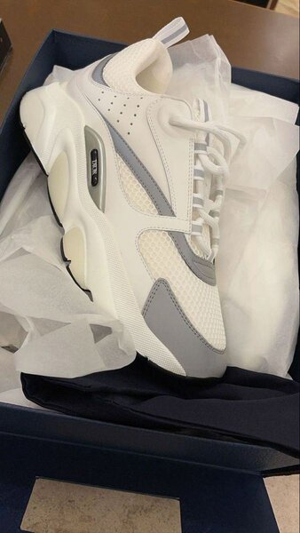 Baskets blanches modernes