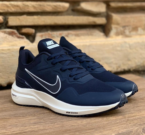 NIKE ZOOM