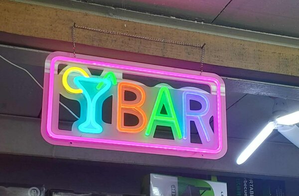 Enseigne néon bar coloré