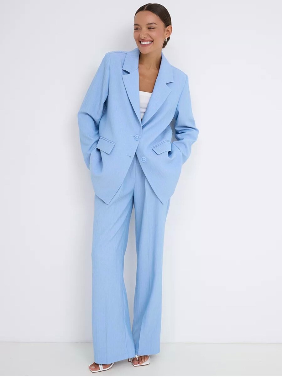 Костюмы женские классические