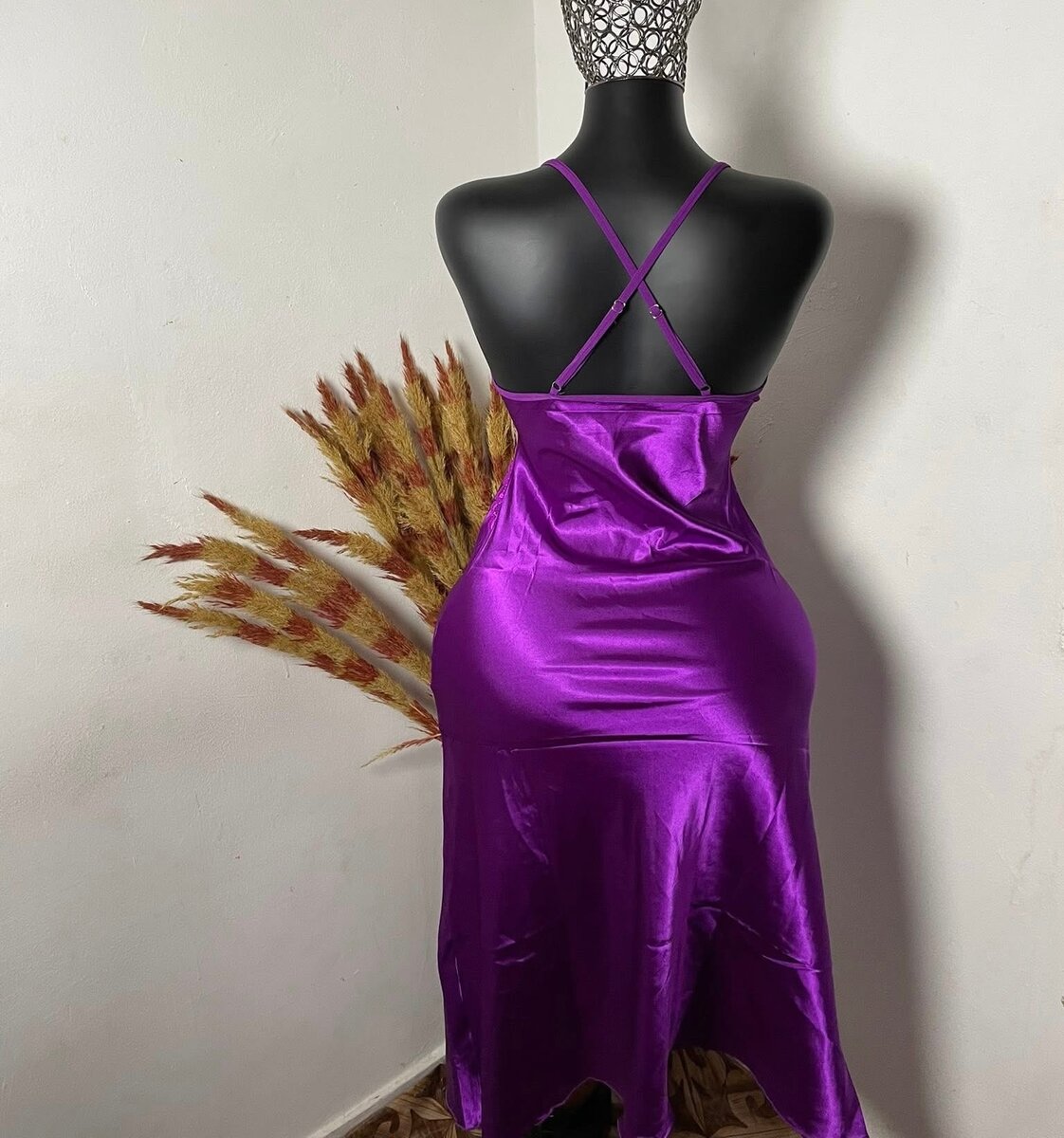 Nuisette en satin violette