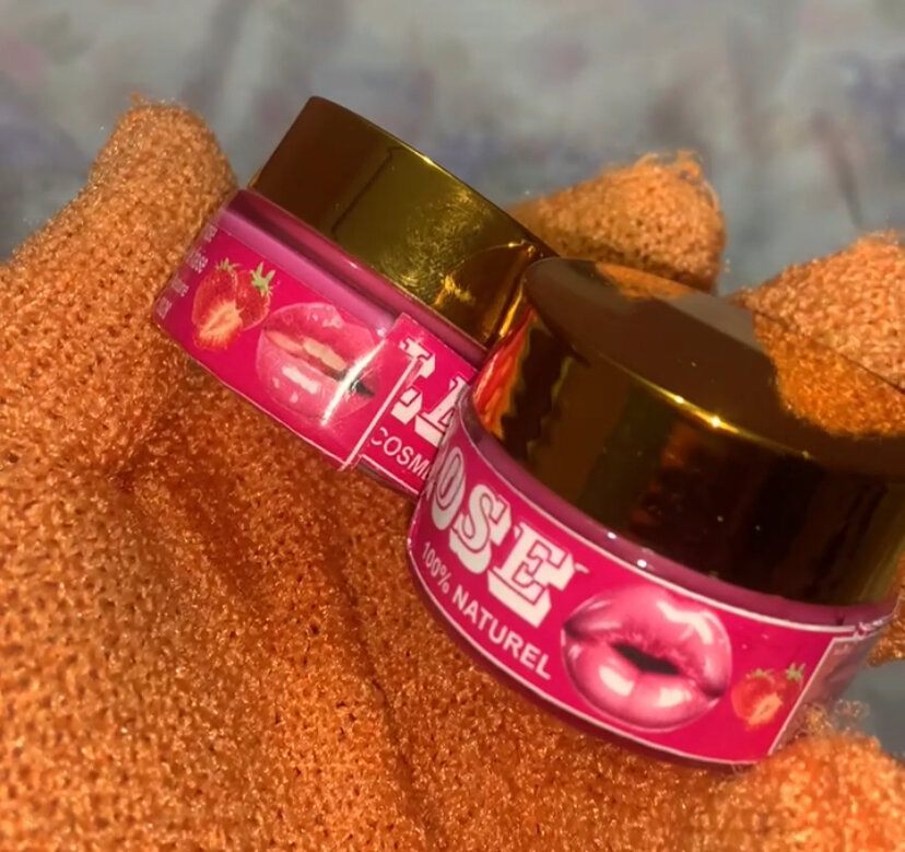 Lèvres rose naturelle