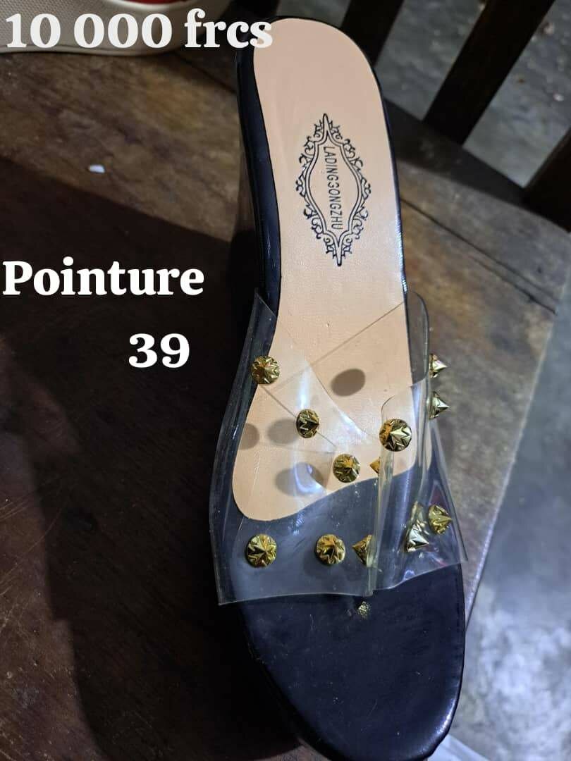 Sandales compensées rouges trendy