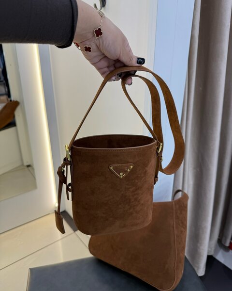 Шикарная замшевая сумочка