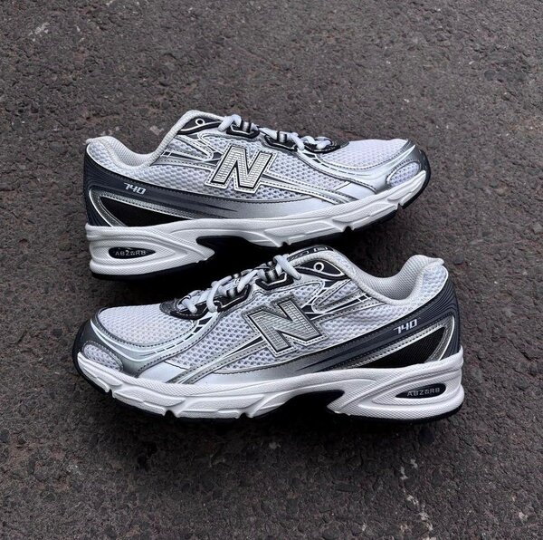 New balance 740