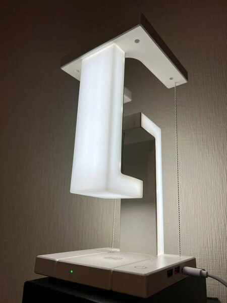 Зарядная станция для телефона + светильник