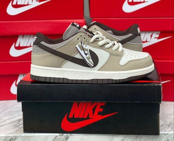Nike Baskets Mixte Beige